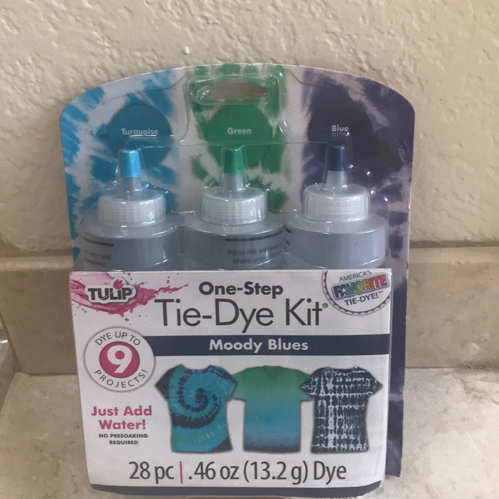 Tulip tie-dye kit
